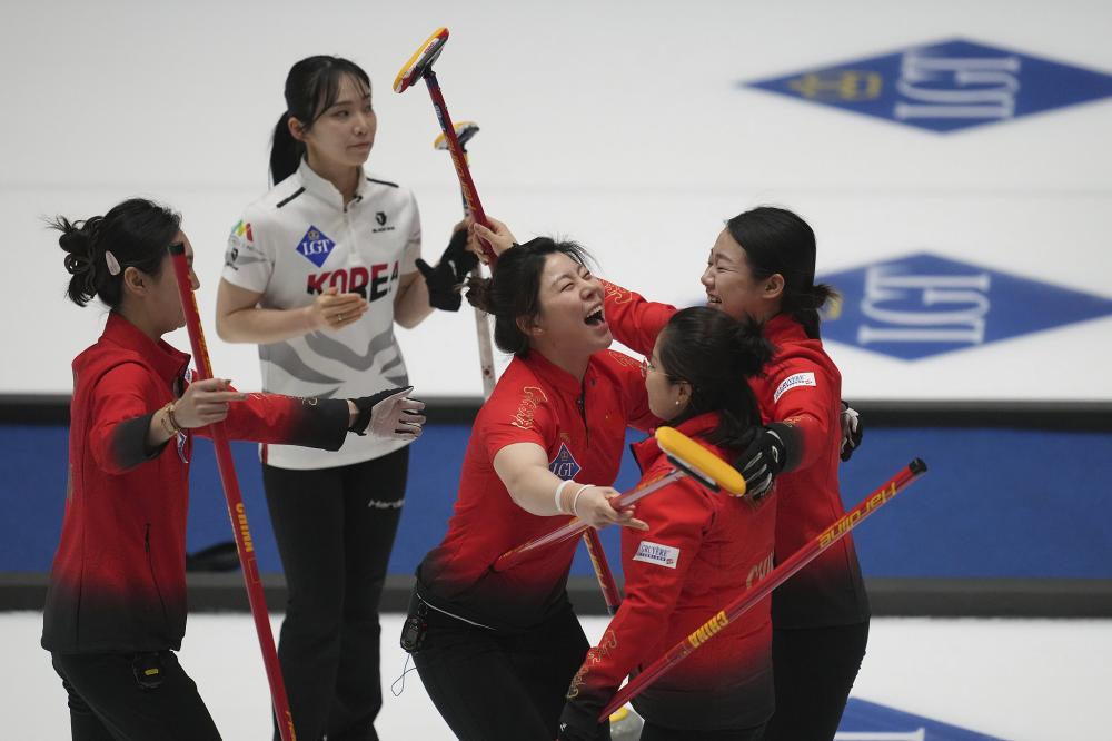 使得他在每 使得他在每